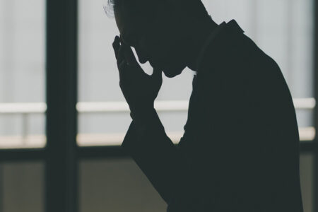 労災の精神障害、支給決定は３割